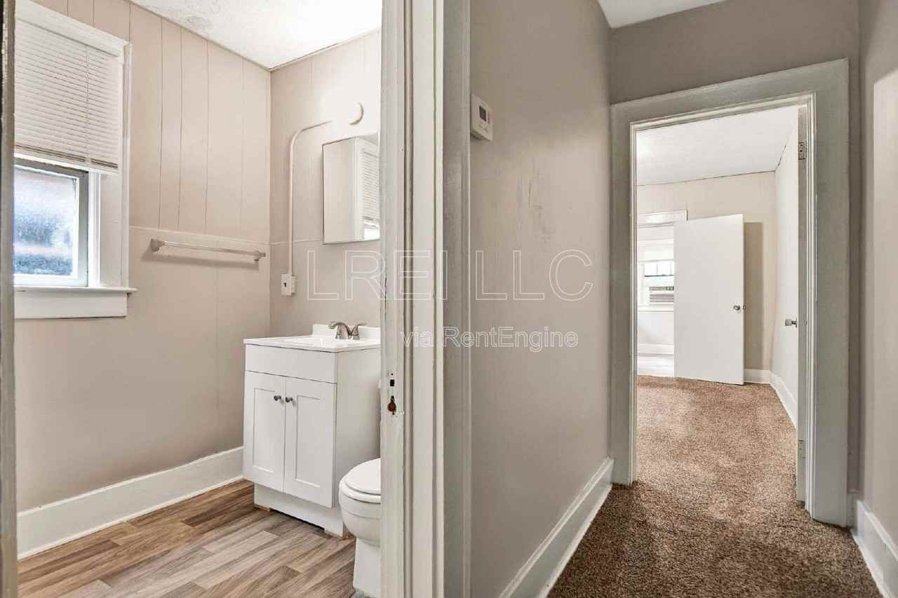2513 Date St #2 - Photo 4 of 13