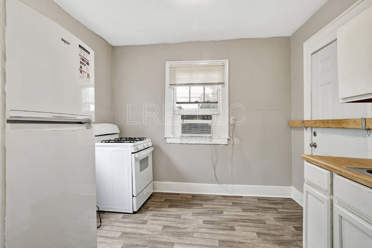 2513 Date St #2 - Photo 7 of 13