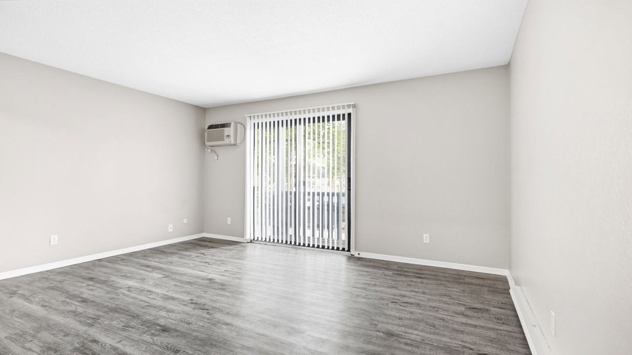 5943 Walnut Cir #E08 - Photo 4 of 8