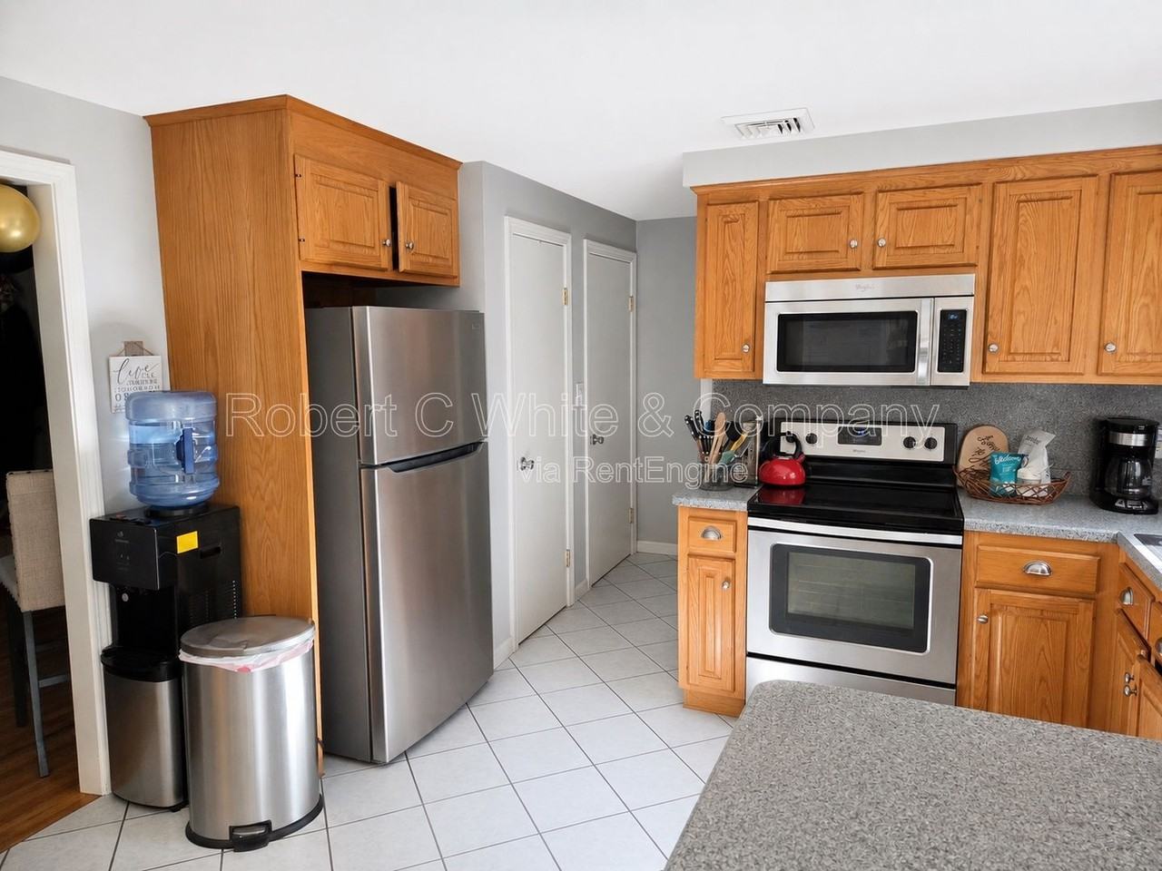 23 Regency Ct - Photo 2 of 12