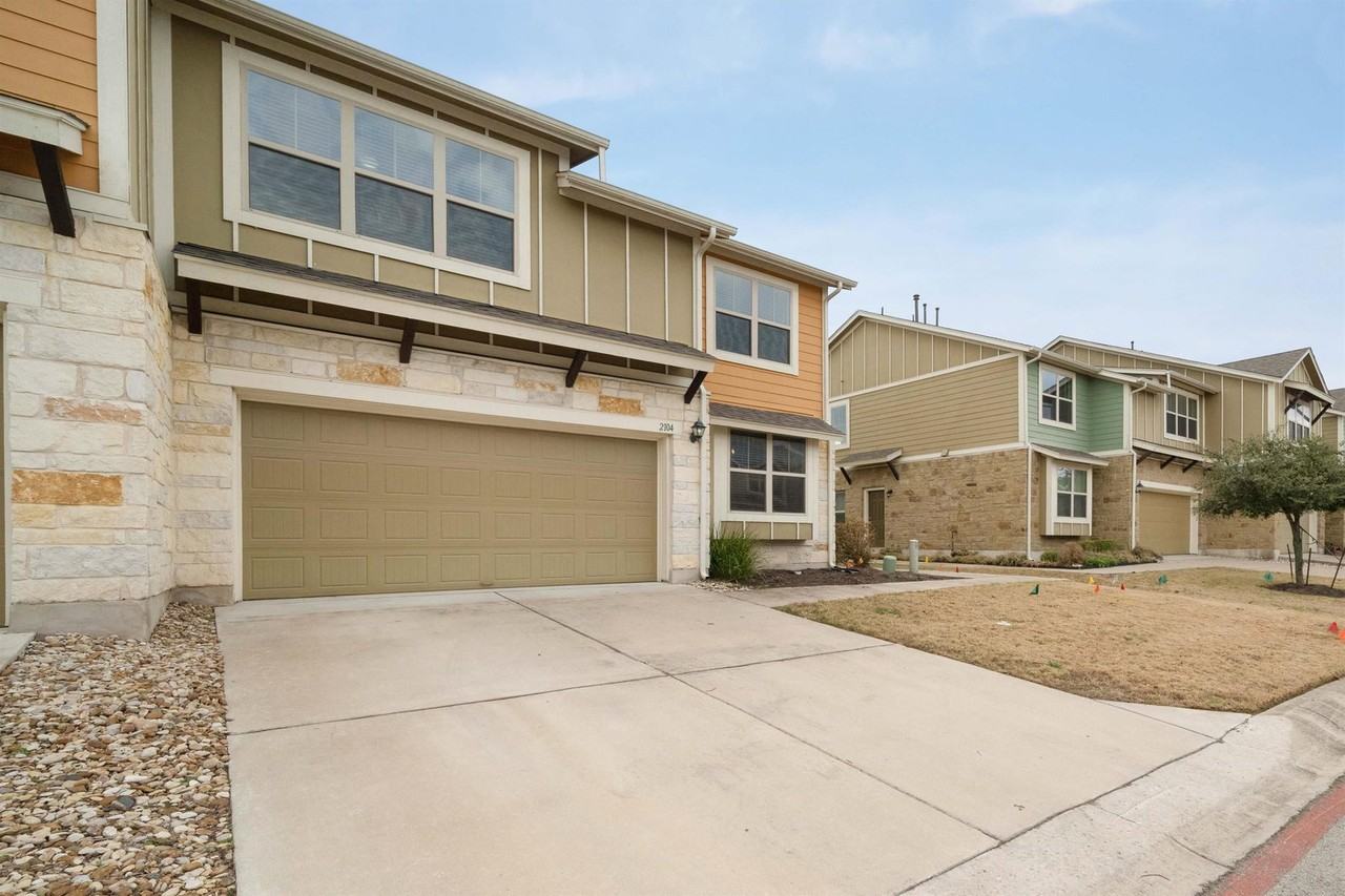 1620 Bryant Dr #2104-1 - Photo 3 of 50