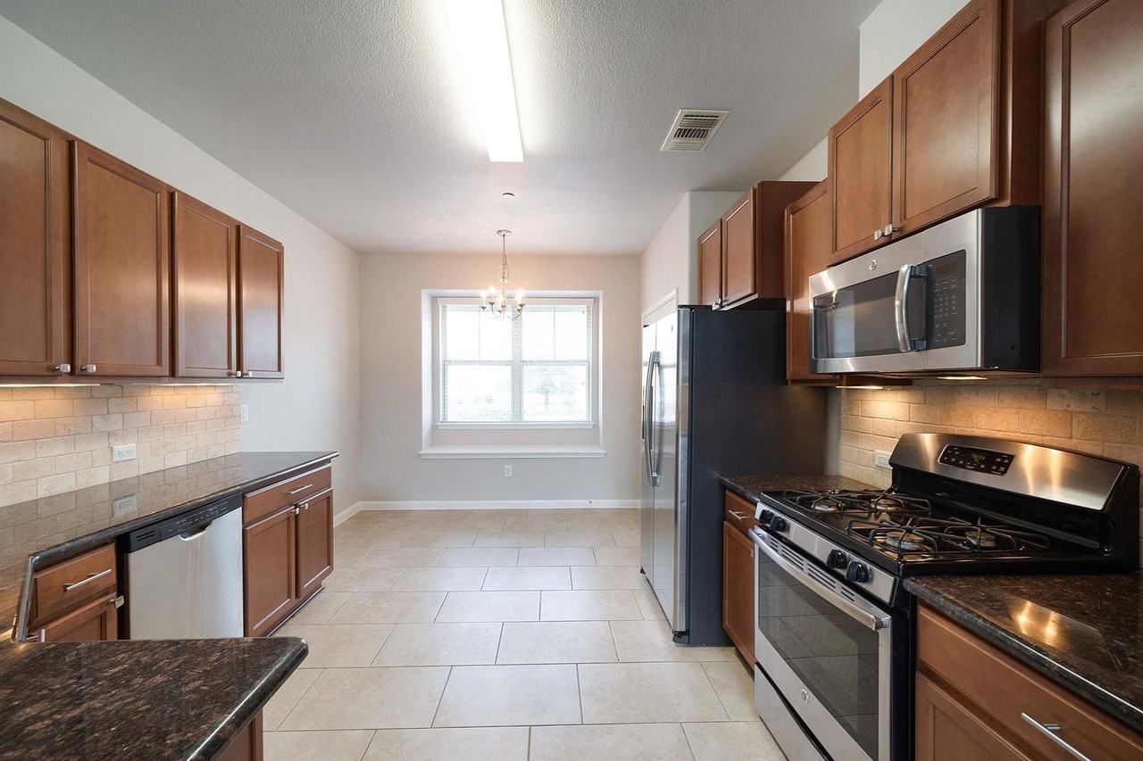 1620 Bryant Dr #2104-1 - Photo 4 of 50