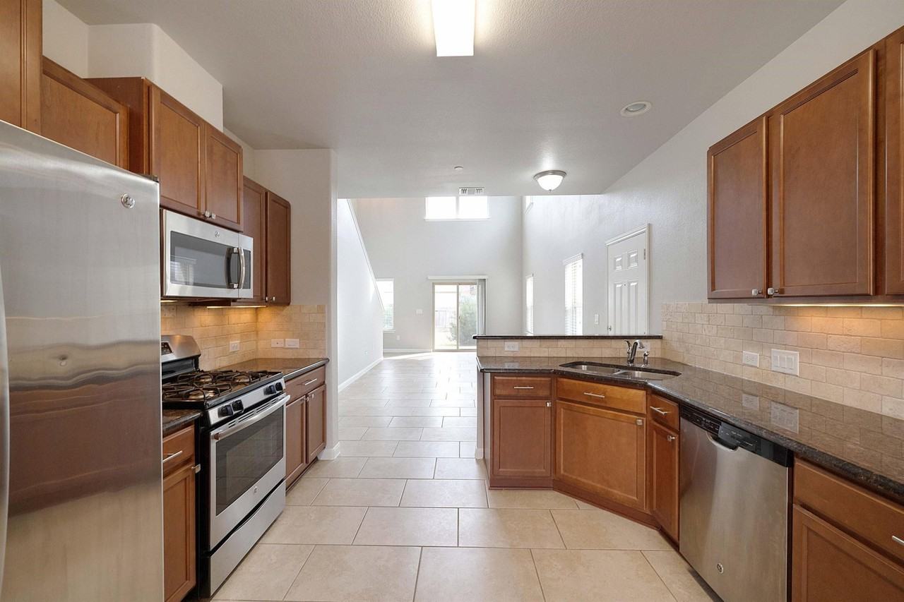 1620 Bryant Dr #2104-1 - Photo 5 of 50