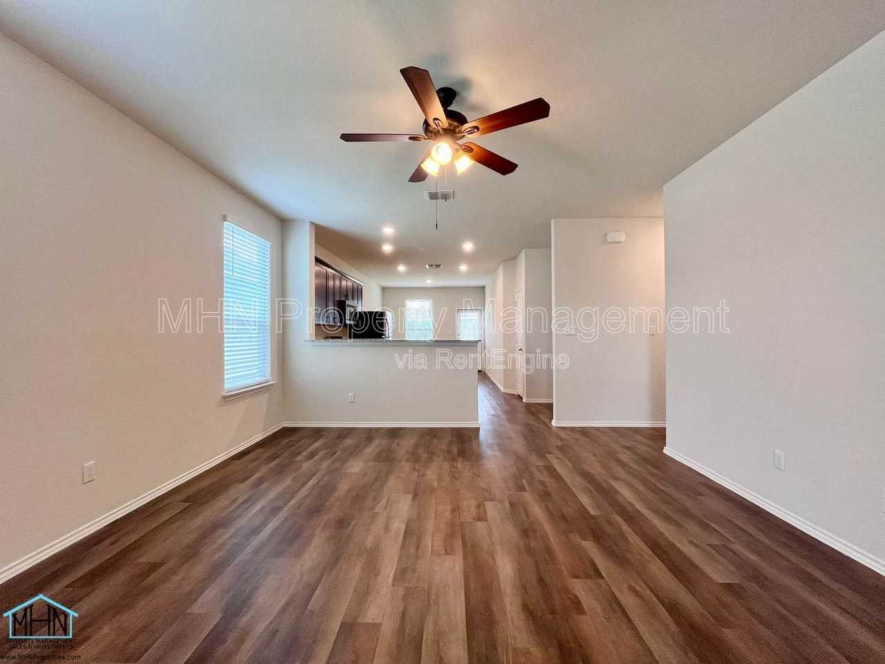 4105 Paddock Trl - Photo 5 of 30