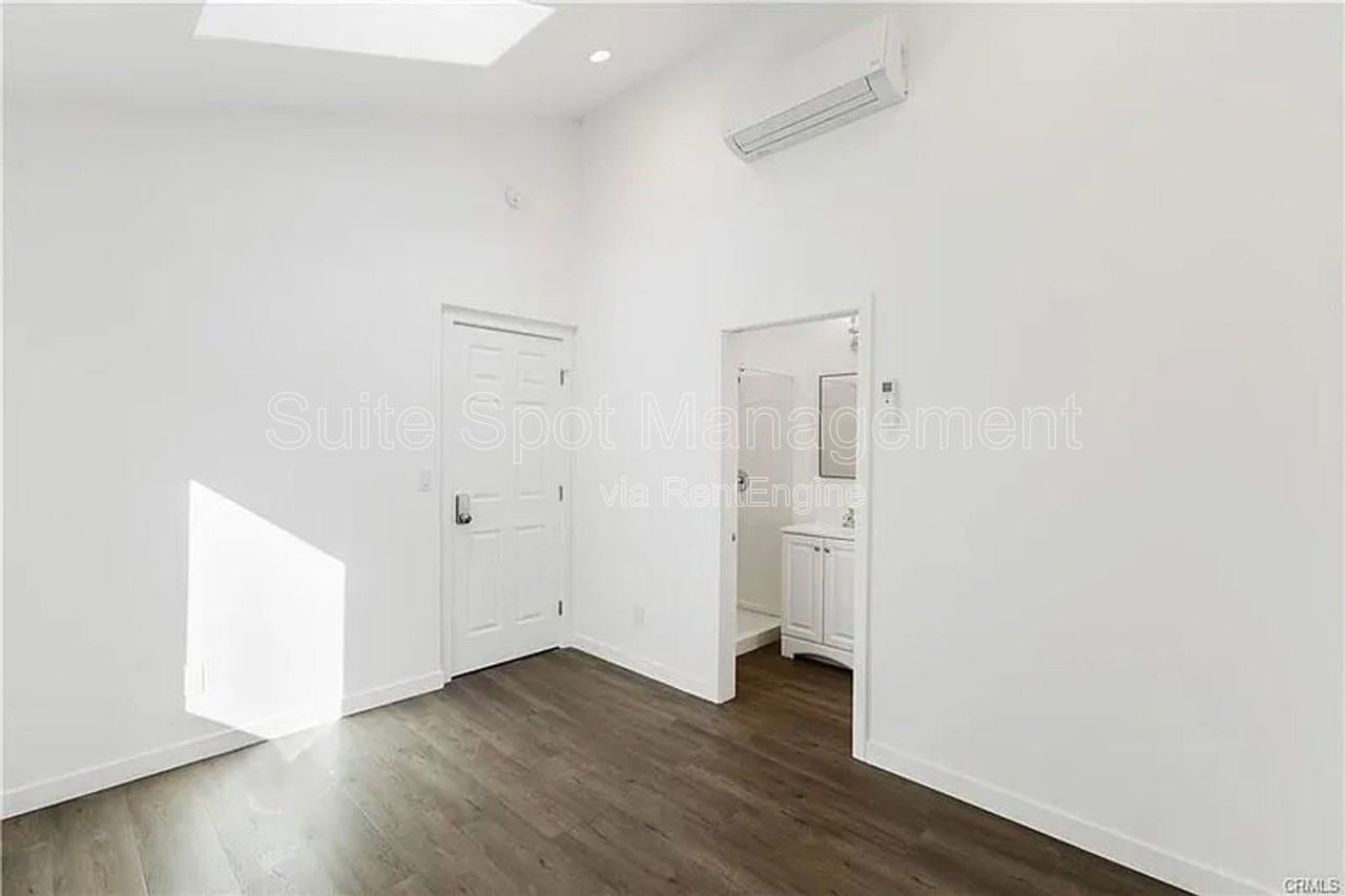 554 N Cambridge St #552 - Photo 2 of 14