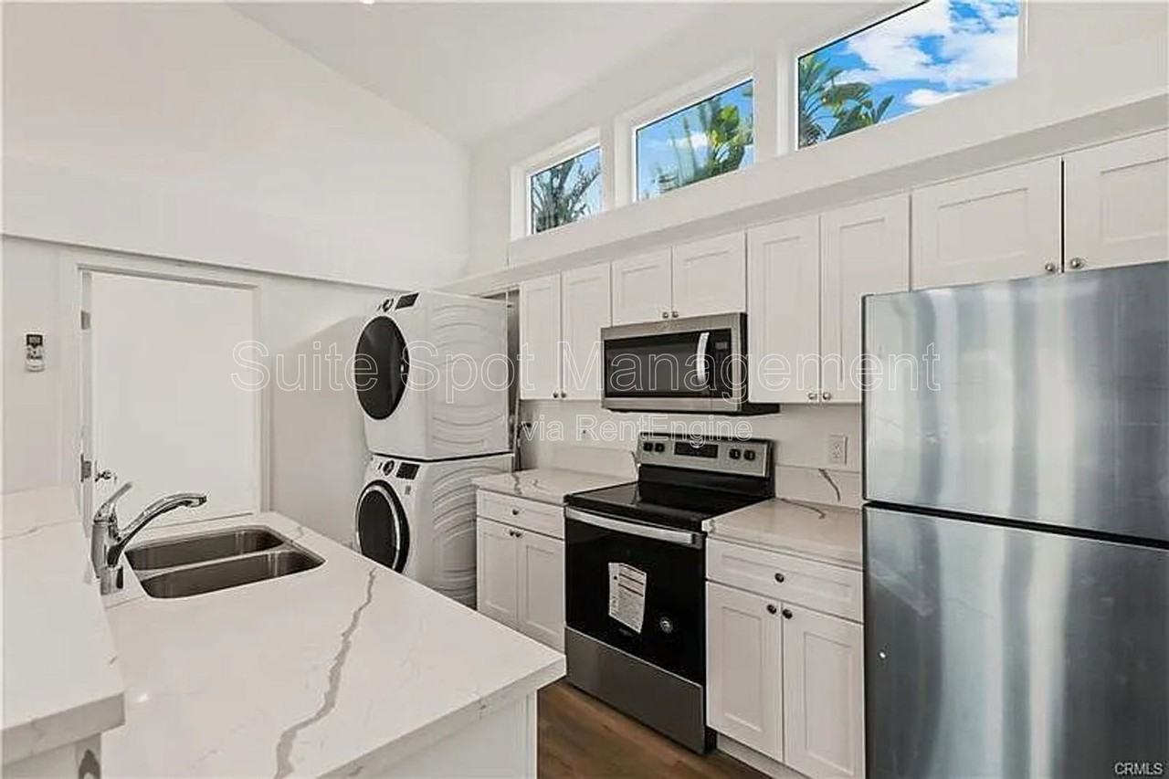 554 N Cambridge St #552 - Photo 4 of 14
