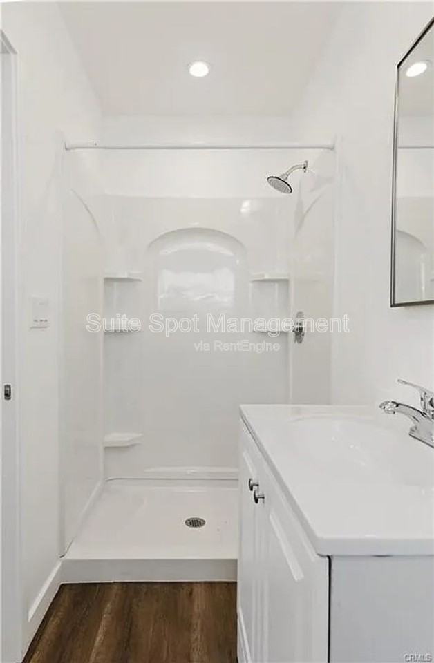 554 N Cambridge St #552 - Photo 5 of 14