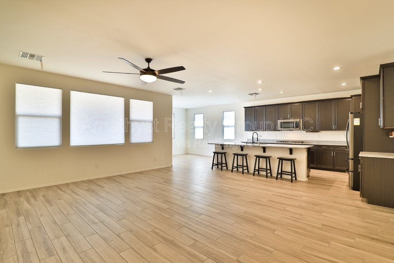 17343 W Oberlin Way - Photo 5 of 46