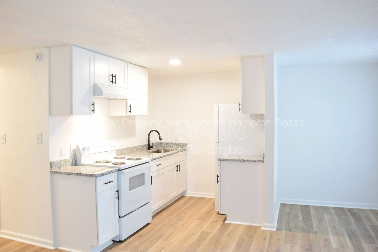 6249 Alexander St #F - Photo 5 of 21