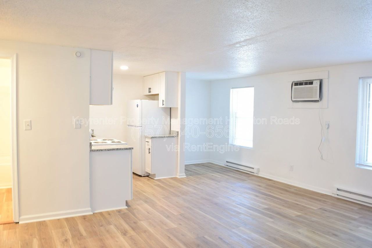 6249 Alexander St #F - Photo 6 of 21