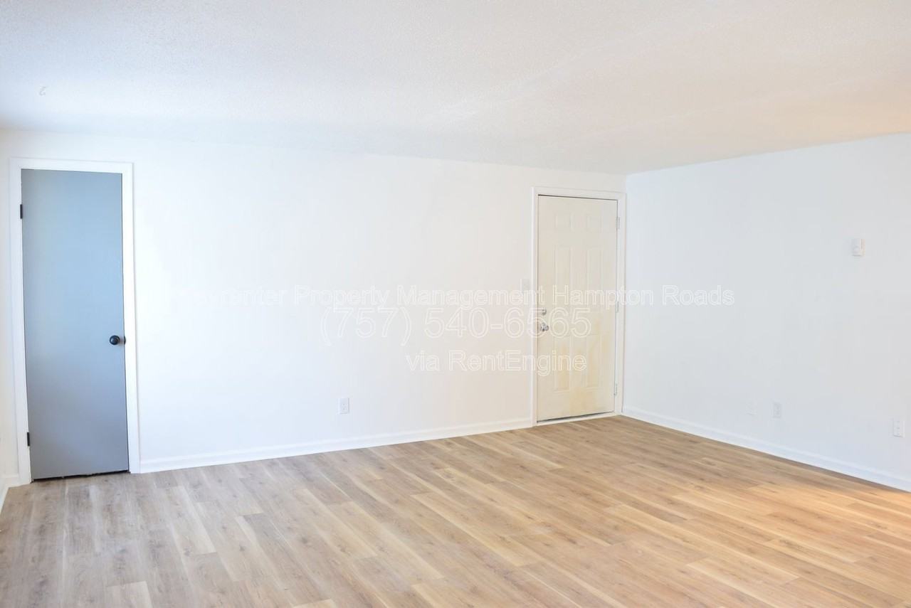 6249 Alexander St #F - Photo 7 of 21