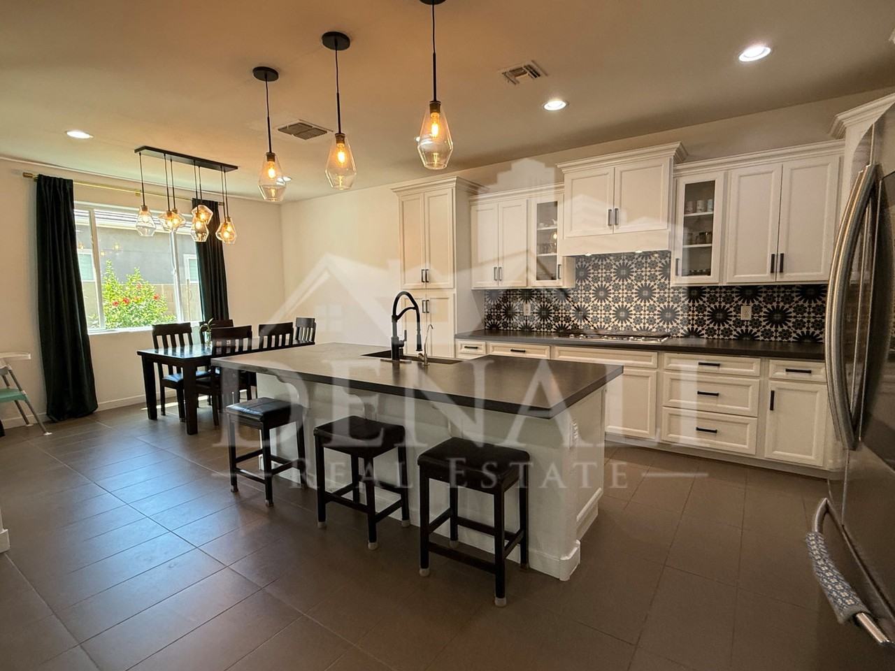 1729 W Myrna Ln - Photo 6 of 50