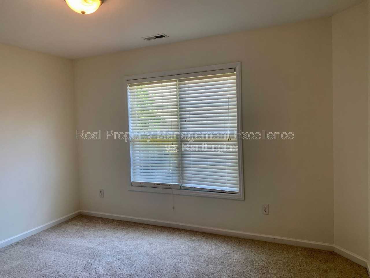 205 Will Ct - Photo 7 of 25
