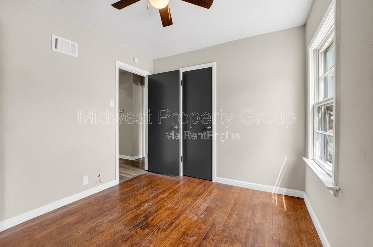 10027 Lilac Ave - Photo 7 of 24