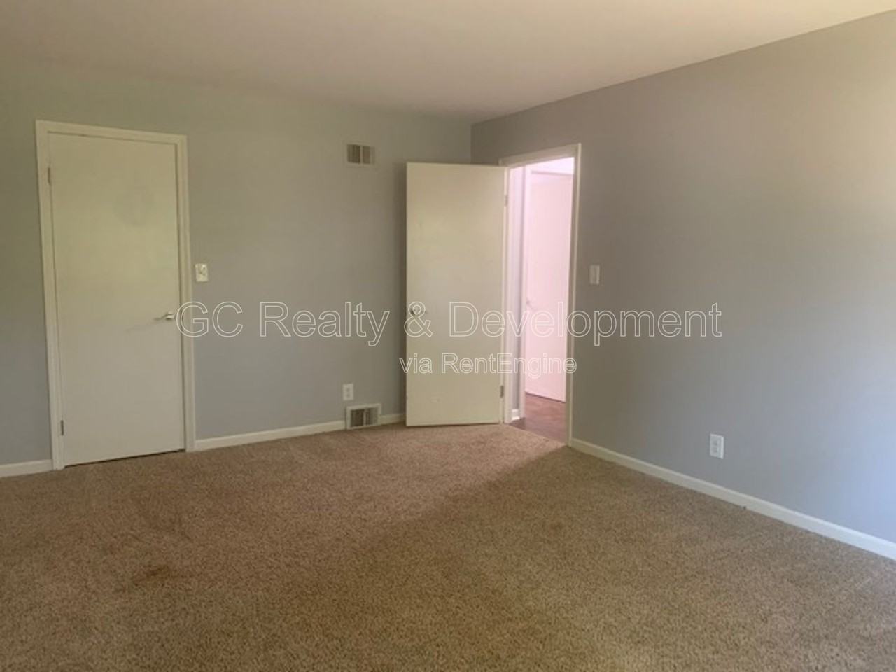 11 Simpson St #F - Photo 5 of 11