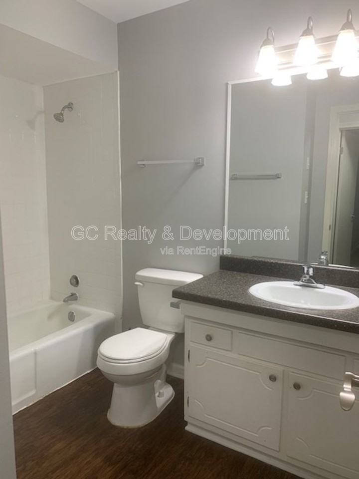 11 Simpson St #F - Photo 7 of 11