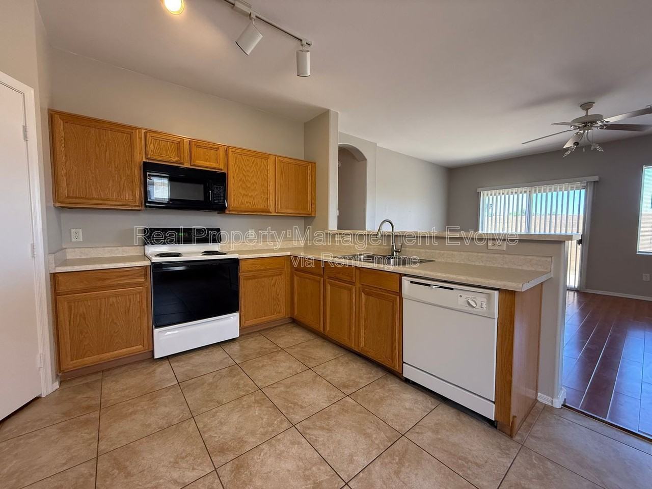 8720 E Knowles Ave - Photo 6 of 27