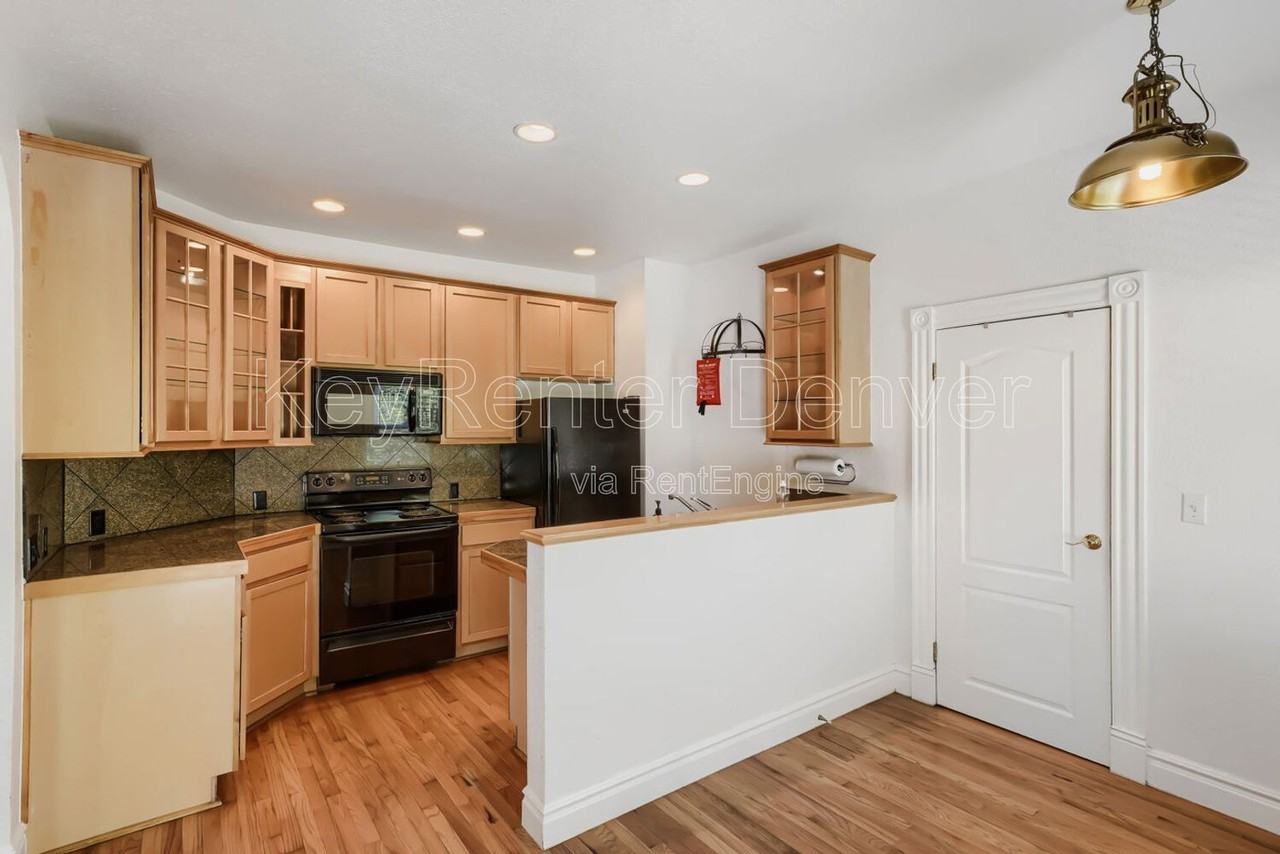 322 E Cedar Ave #A - Photo 6 of 18