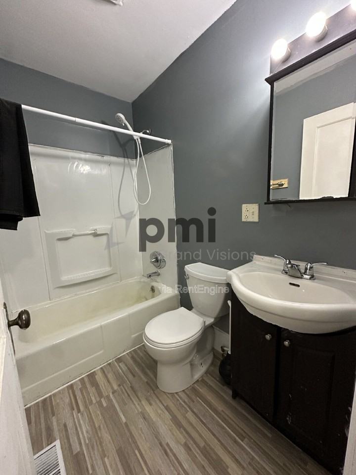 600 E Jefferson Ave - Photo 3 of 29