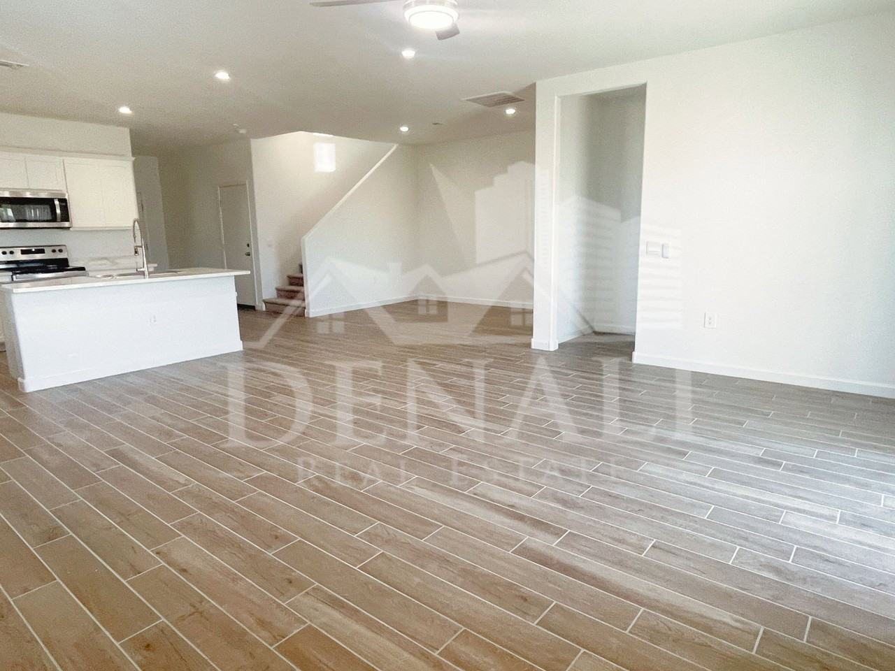 2760 W Stradling Ave - Photo 3 of 39