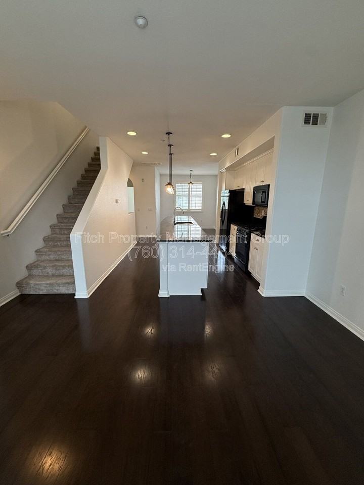 815 Harbor Cliff Way #244