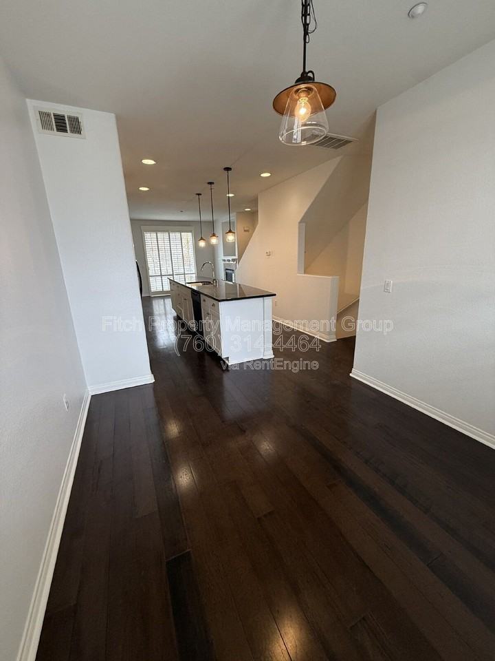 815 Harbor Cliff Way #244 - Photo 5 of 29