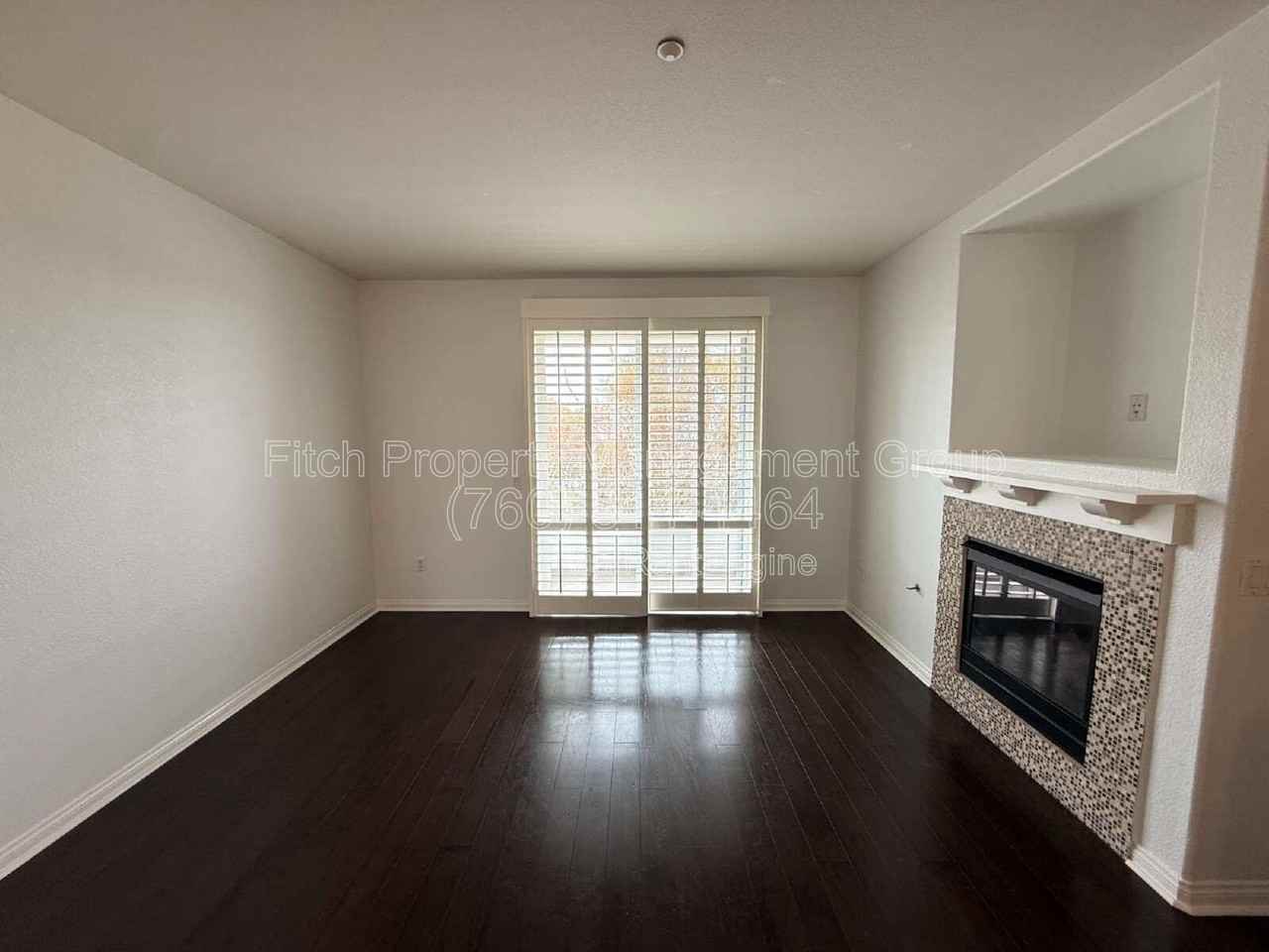 815 Harbor Cliff Way #244 - Photo 3 of 29