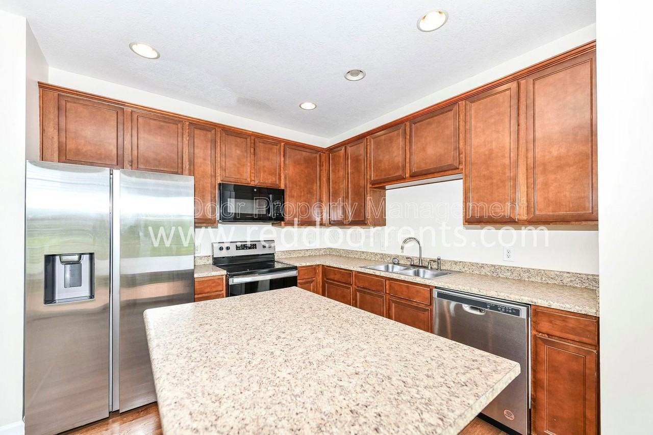 13340 W Golden Gate Dr - Photo 5 of 33
