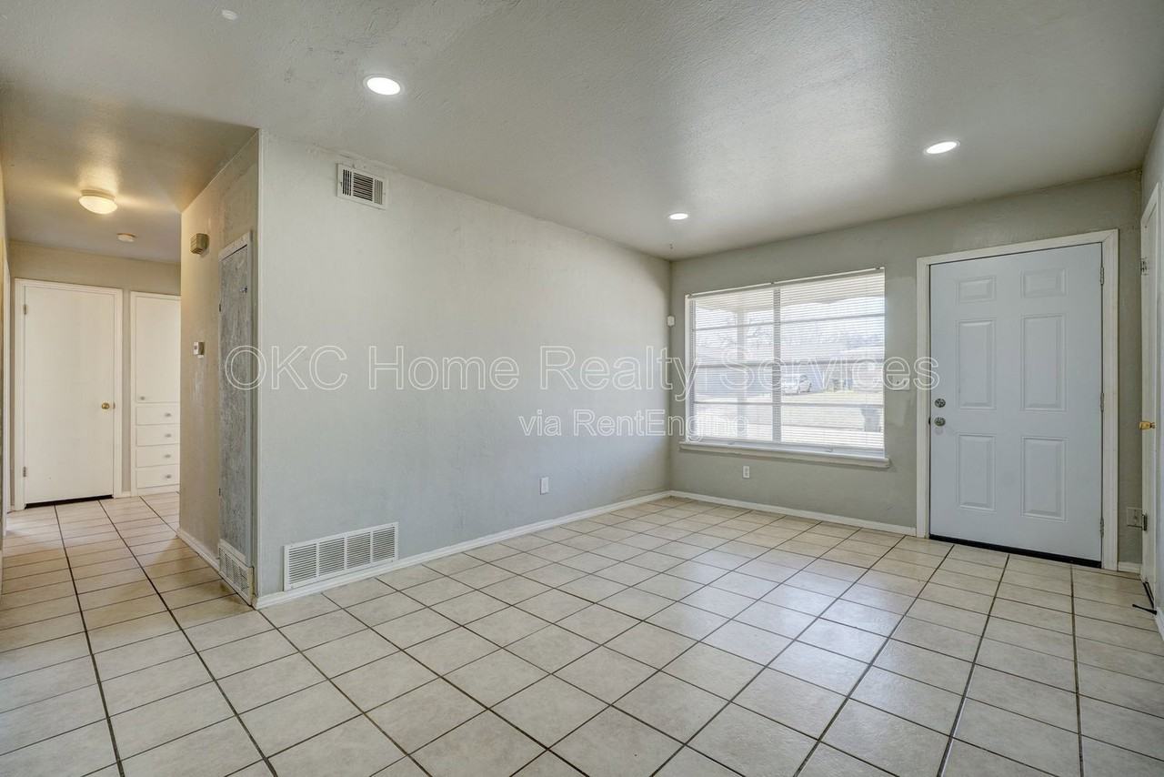 1616 Mcgregor Dr - Photo 4 of 10