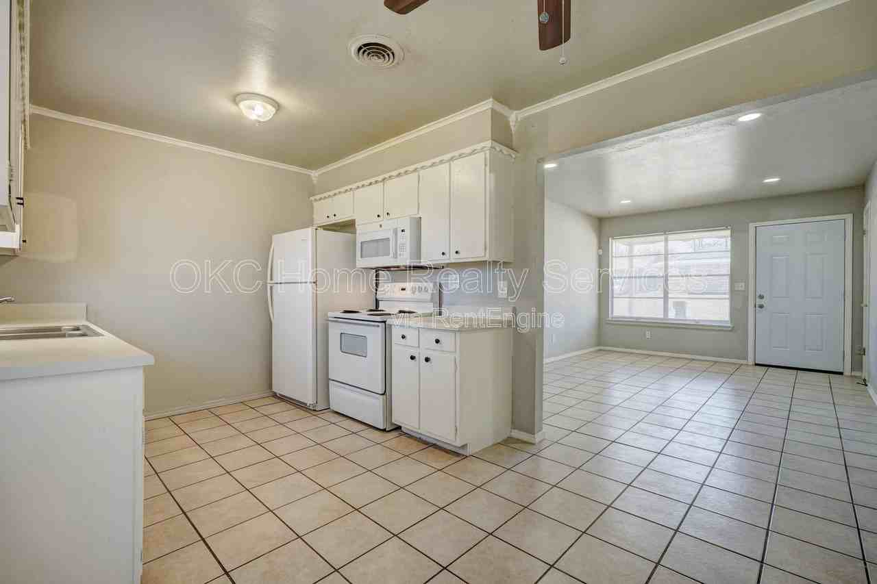 1616 Mcgregor Dr - Photo 6 of 10