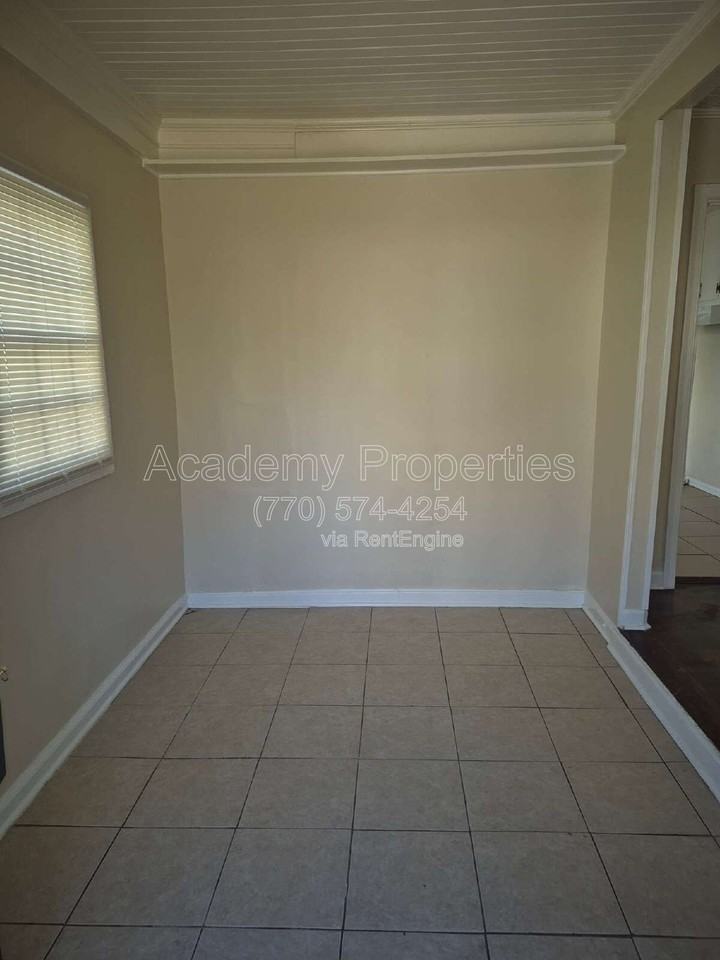 2190 Jernigan Dr Se - Photo 5 of 8