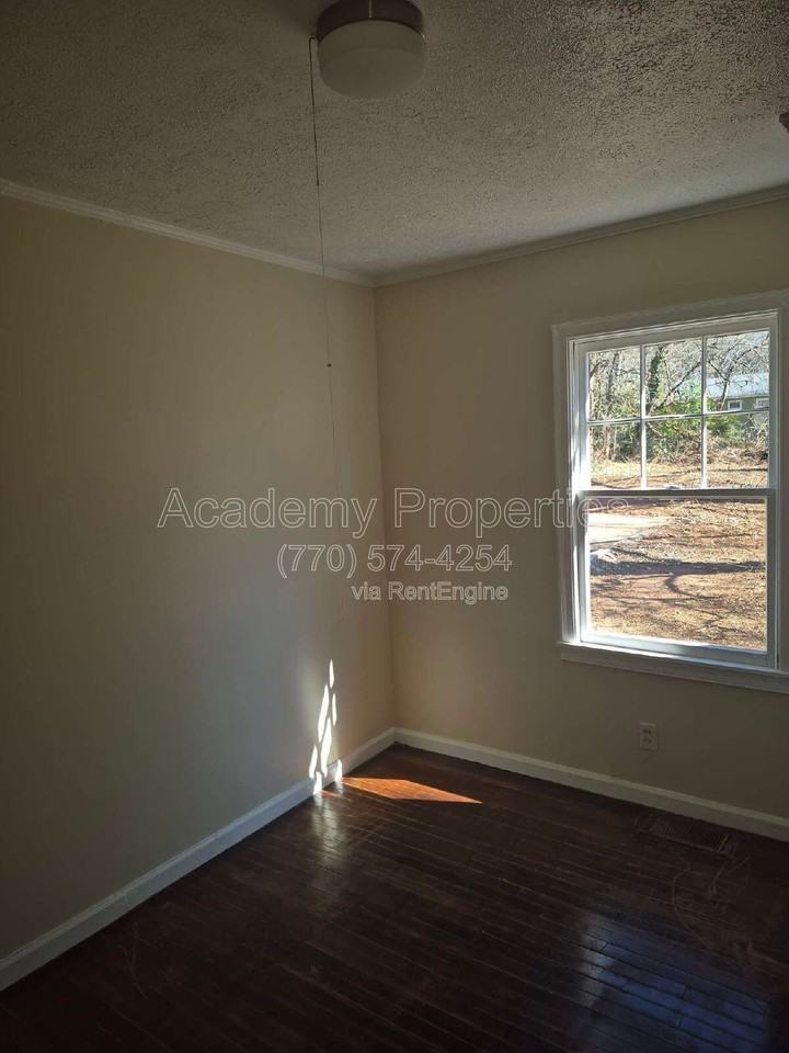 2190 Jernigan Dr Se - Photo 7 of 8