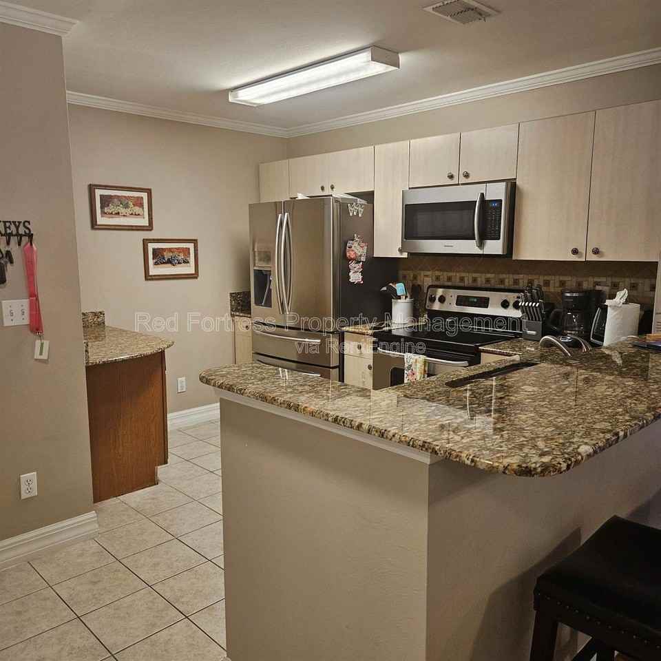 4219 Bellasol Cir #1714 - Photo 4 of 10