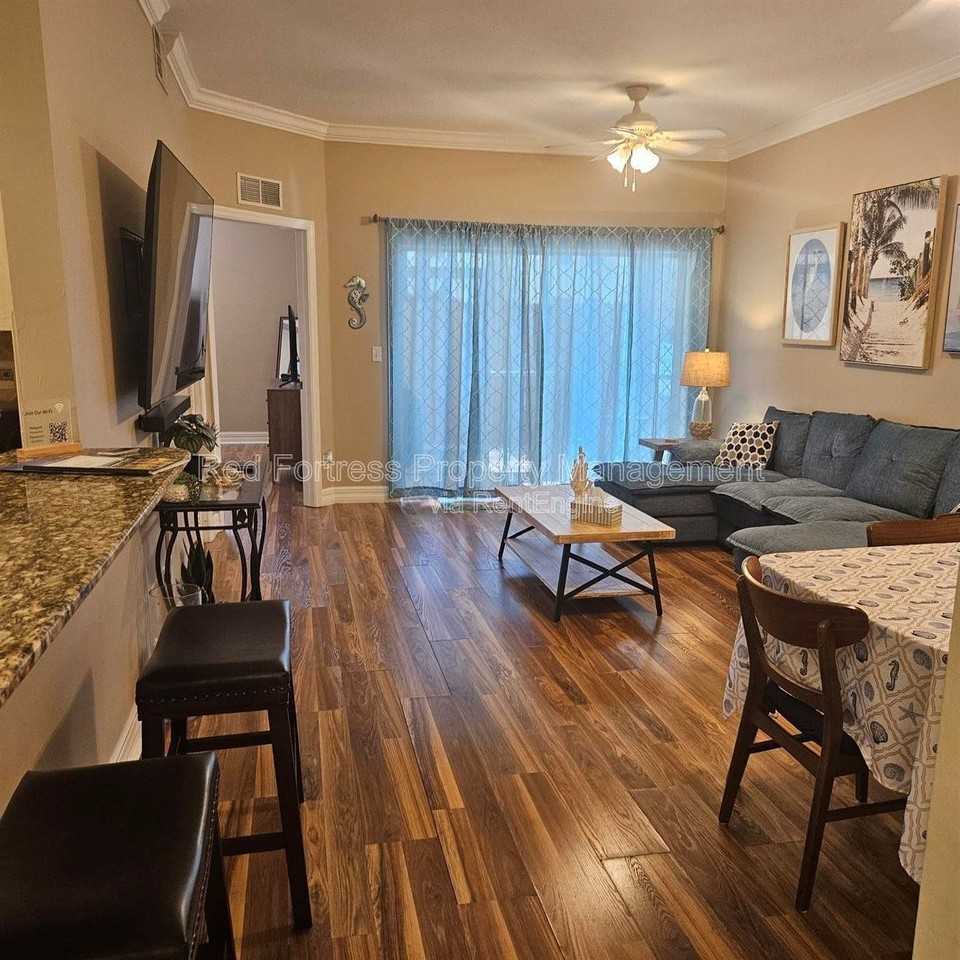 4219 Bellasol Cir #1714 - Photo 7 of 10