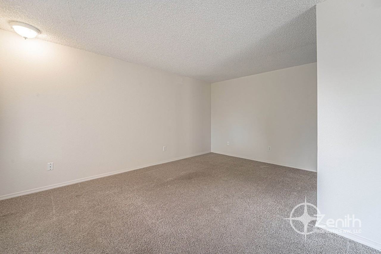 3018 Ne 78th Ave - Photo 2 of 17