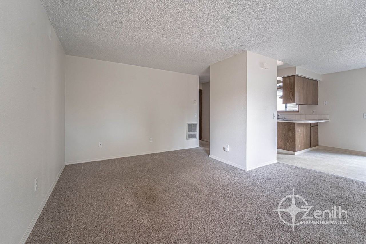 3018 Ne 78th Ave - Photo 3 of 17