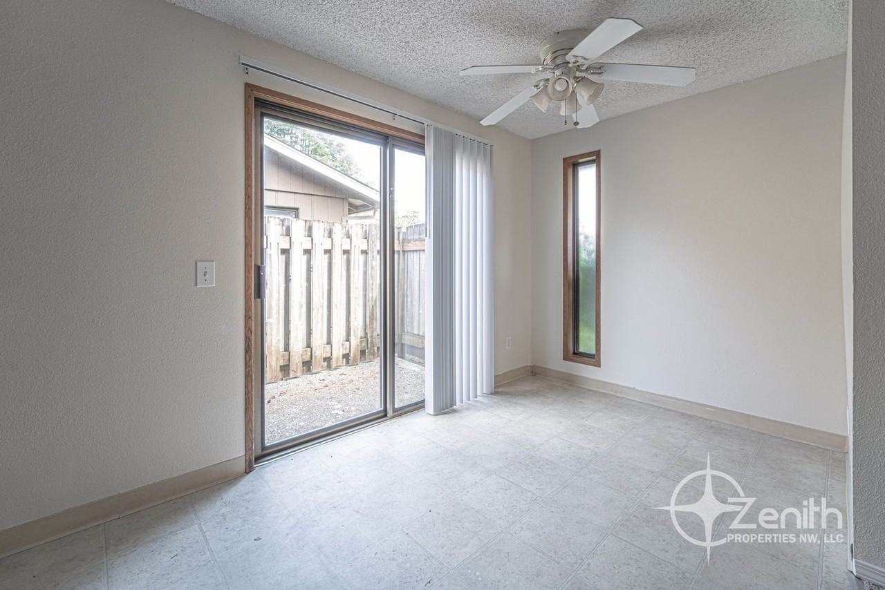 3018 Ne 78th Ave - Photo 6 of 17
