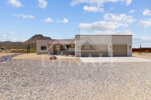 featured image of 48126 N Coyote Pass Rd