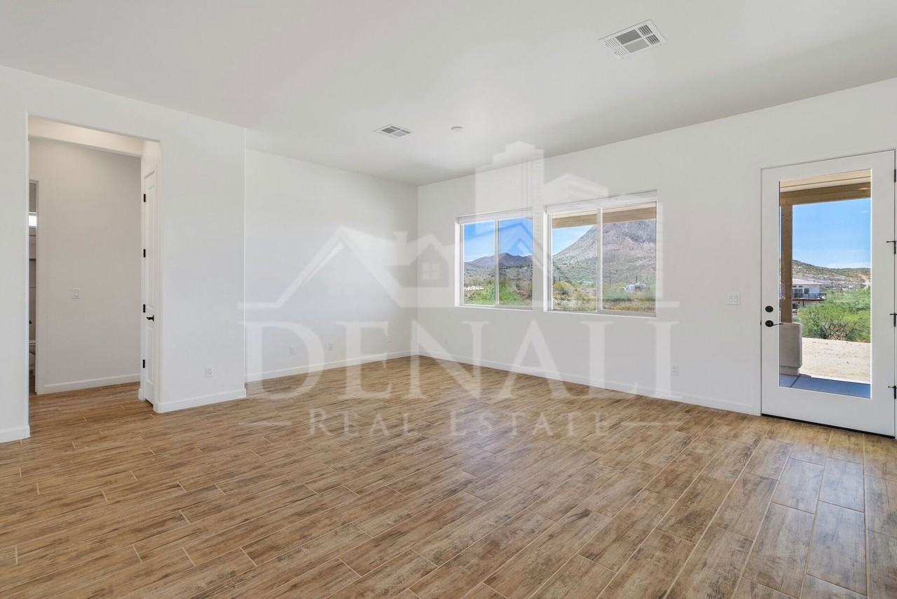 48126 N Coyote Pass Rd - Photo 5 of 21