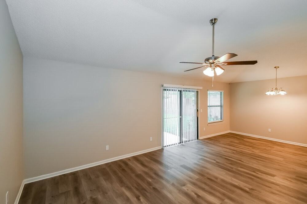 2712 Secret Harbor Dr - Photo 3 of 16