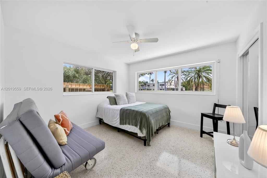 1619 Hollywood Blvd - Photo 4 of 8