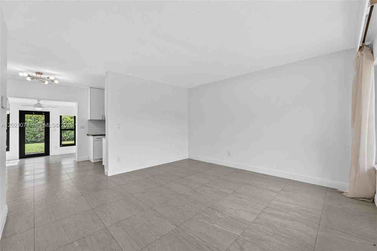 680 W 50th Pl - Photo 6 of 8