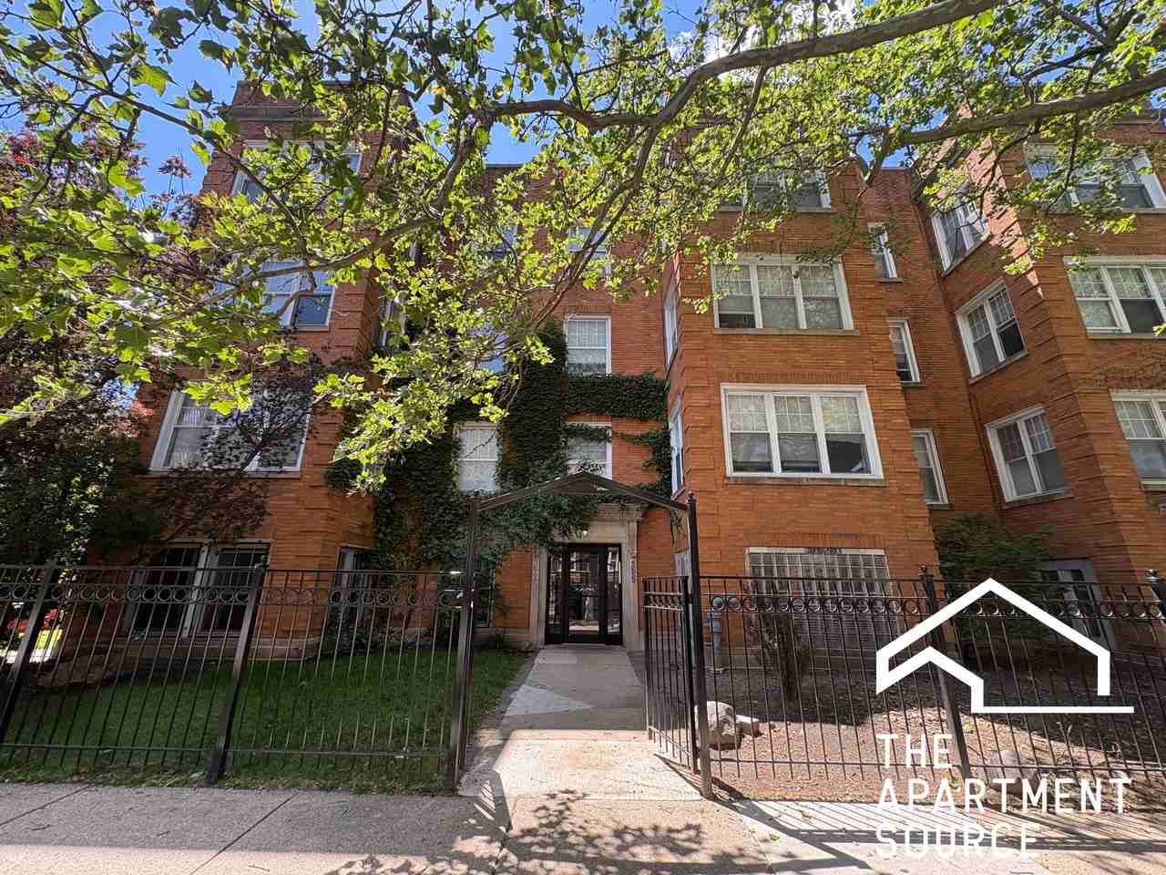 6300 N Oakley Ave #1