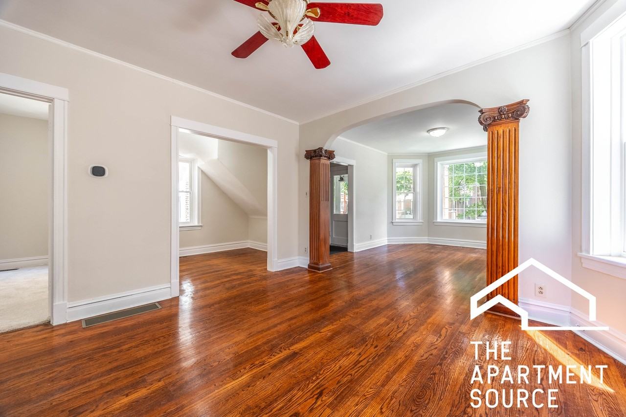 2110 N Avers Ave #1 - Photo 3 of 16
