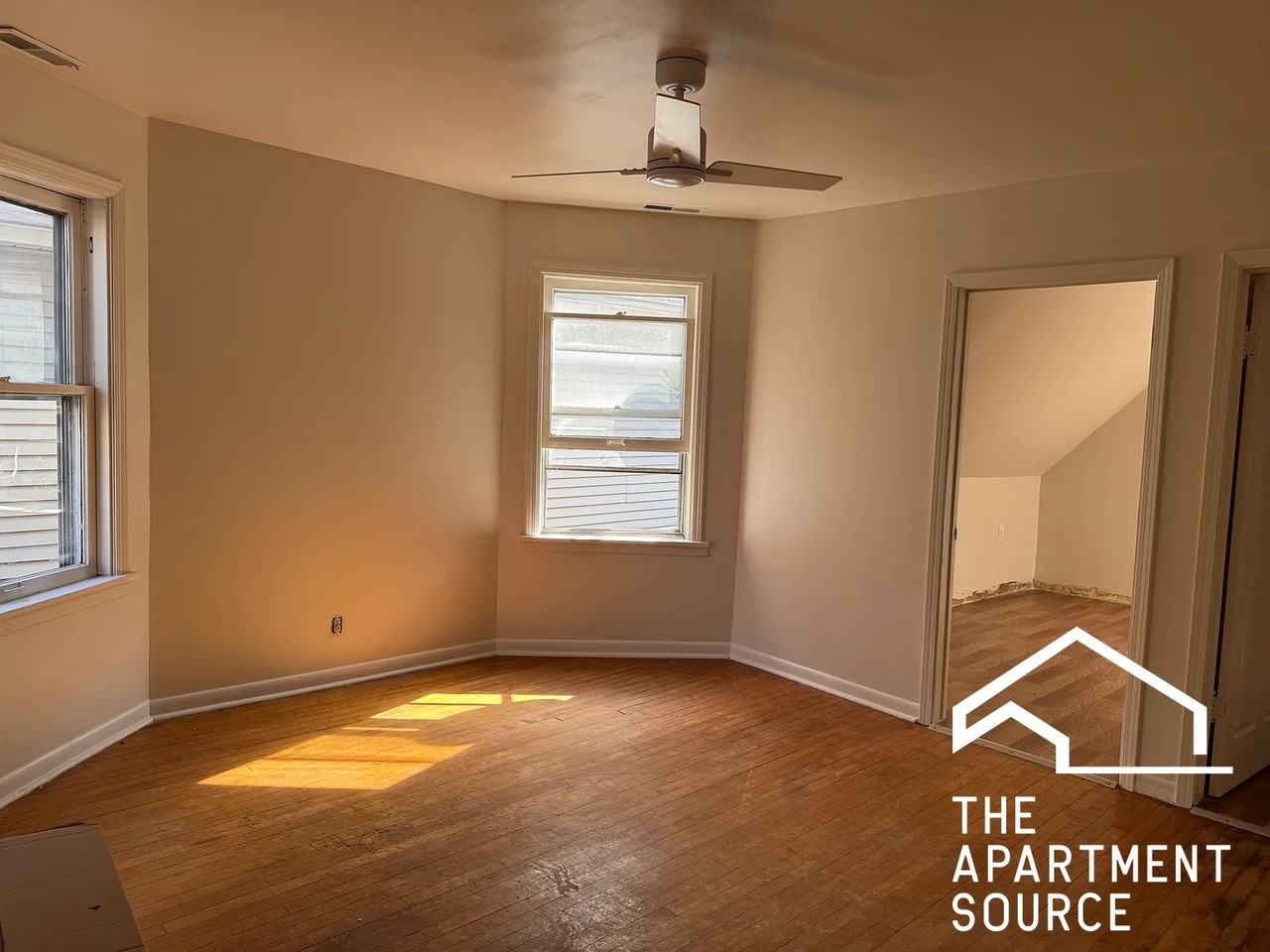 2921 N Spaulding Ave #3 - Photo 3 of 5