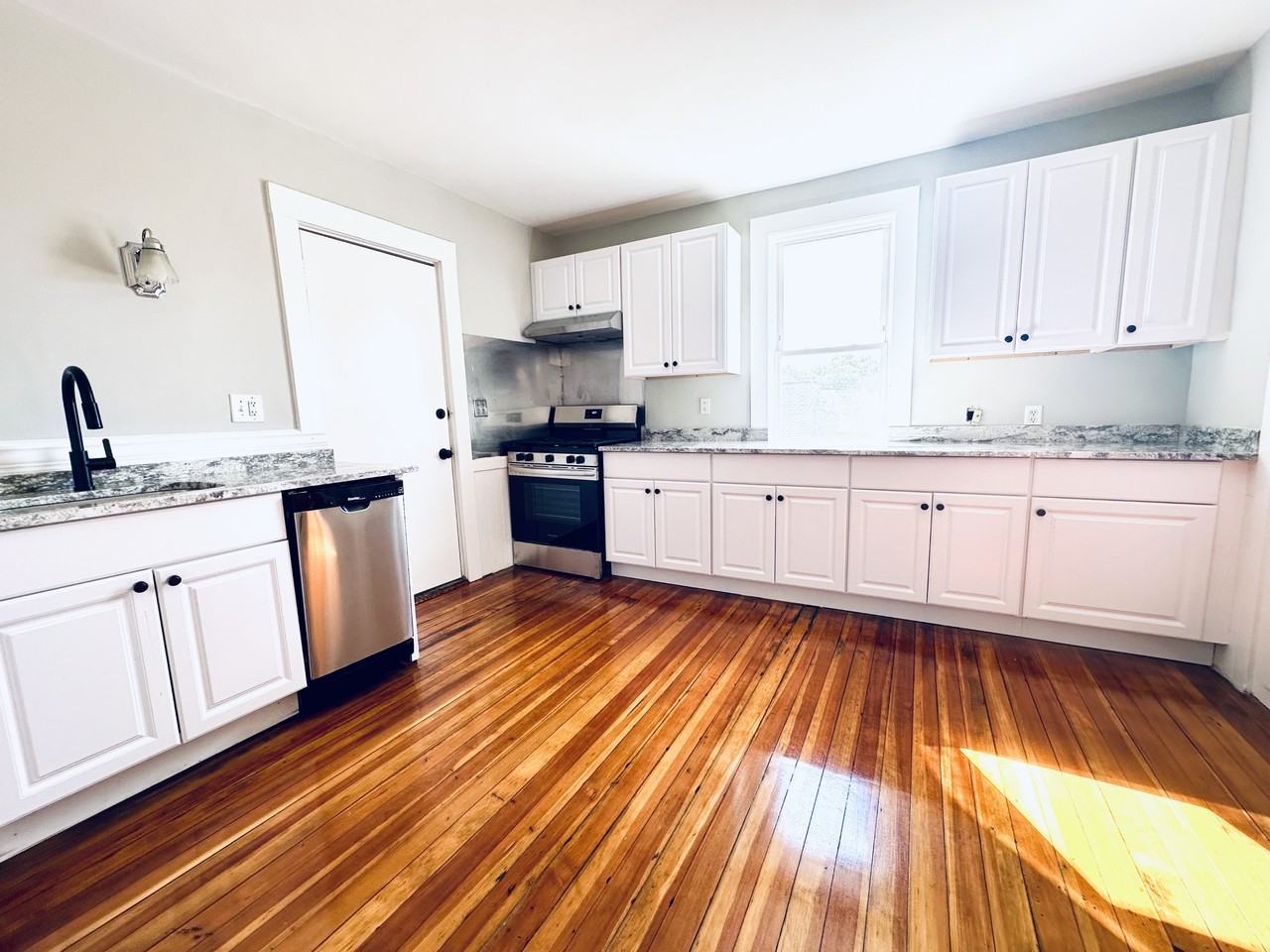 5658 Lexington St #1 - Photo 3 of 11