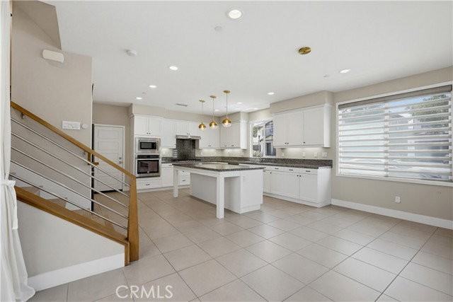 215 Carmine - Photo 2 of 4
