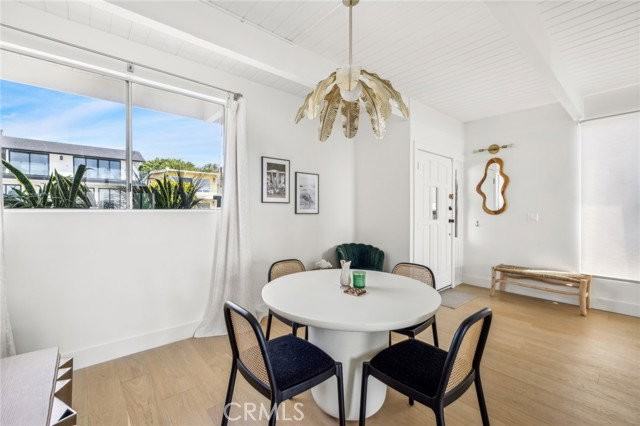 989 La Mirada St - Photo 2 of 8