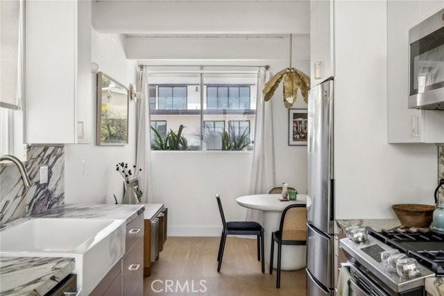989 La Mirada St - Photo 5 of 8
