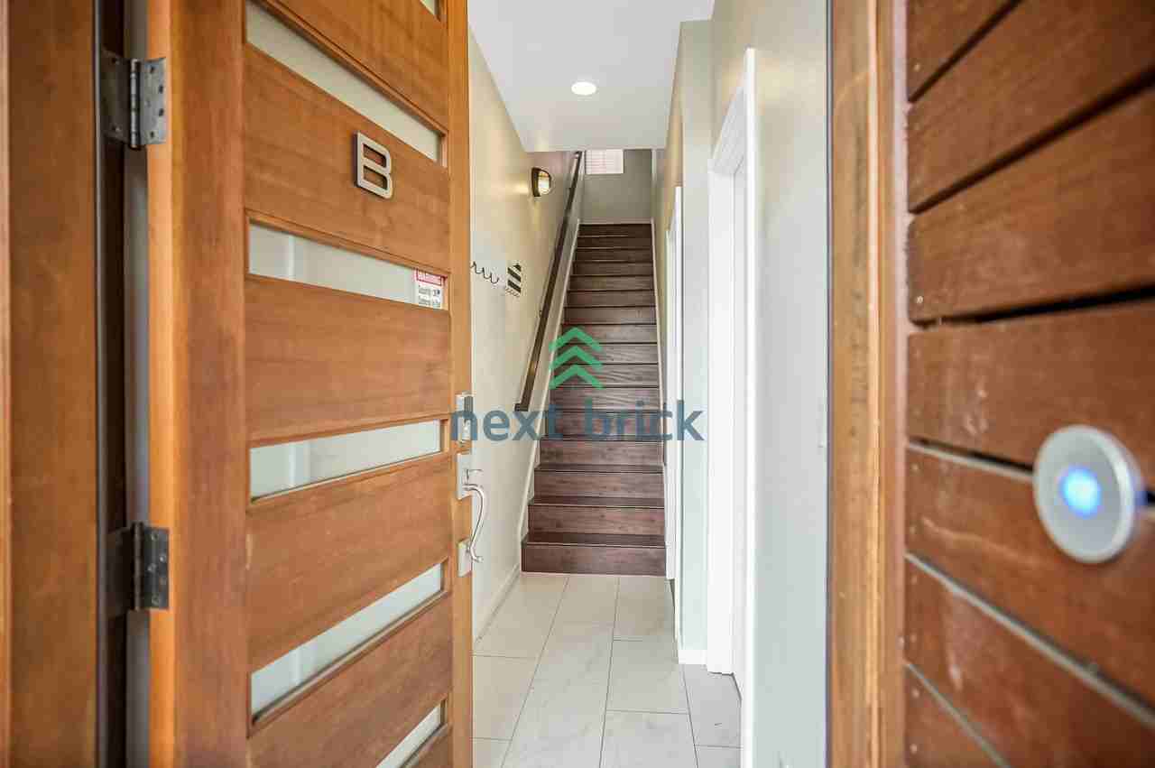 1128 N 90th St #B - Photo 5 of 26